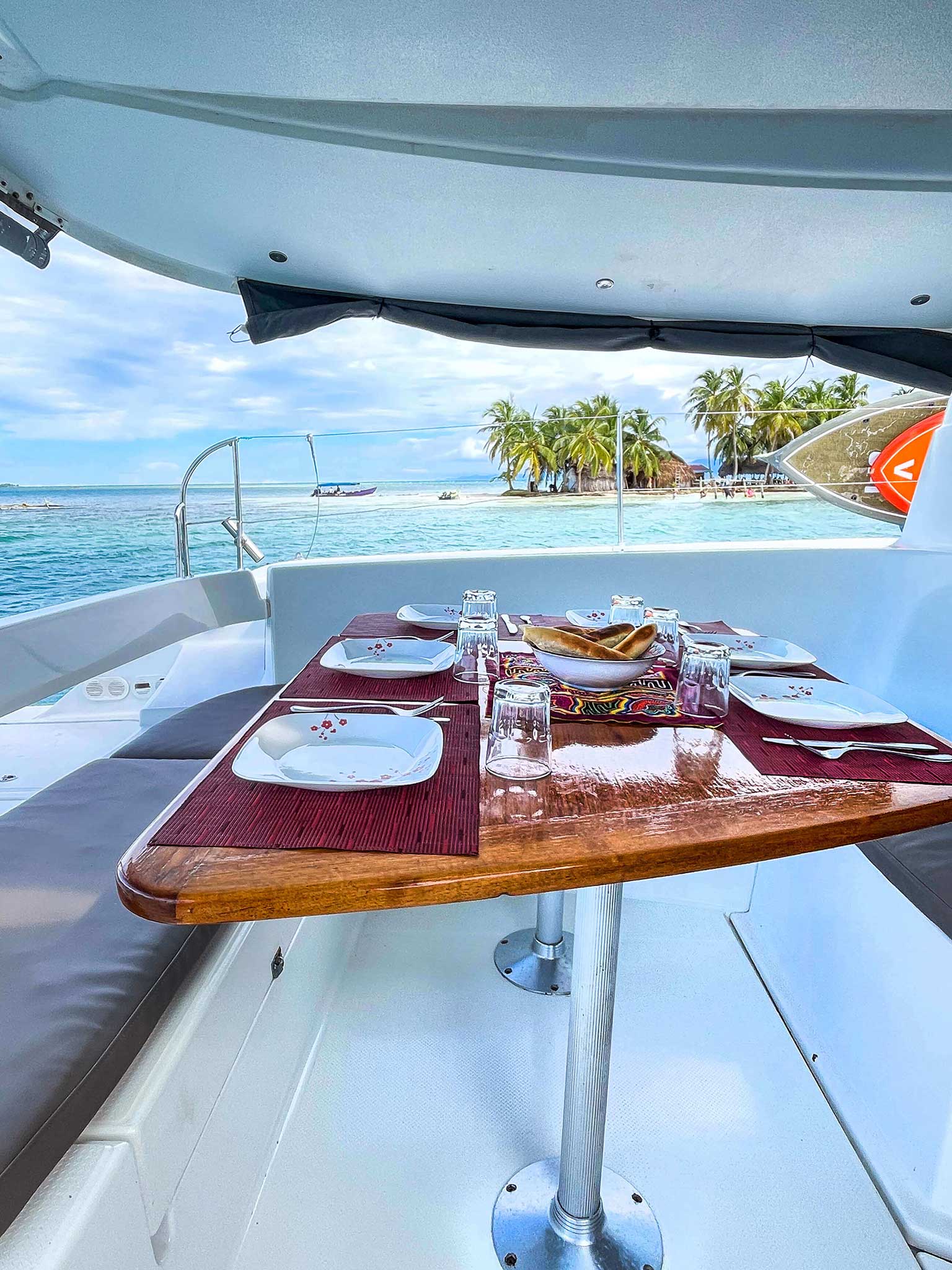 Photograph of the table in the cockpit of Catamaran Atila in Archipelago San Blas, Panama.